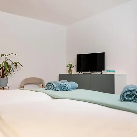 Red Maple Apartman